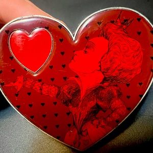 Adorable Alice in wonderland belt buckle